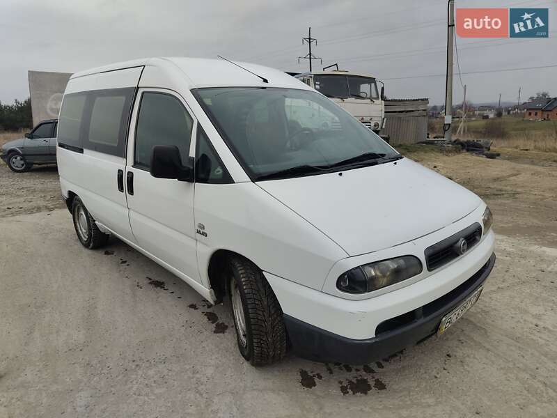 Минивэн Fiat Scudo 2002 в Новояворовске