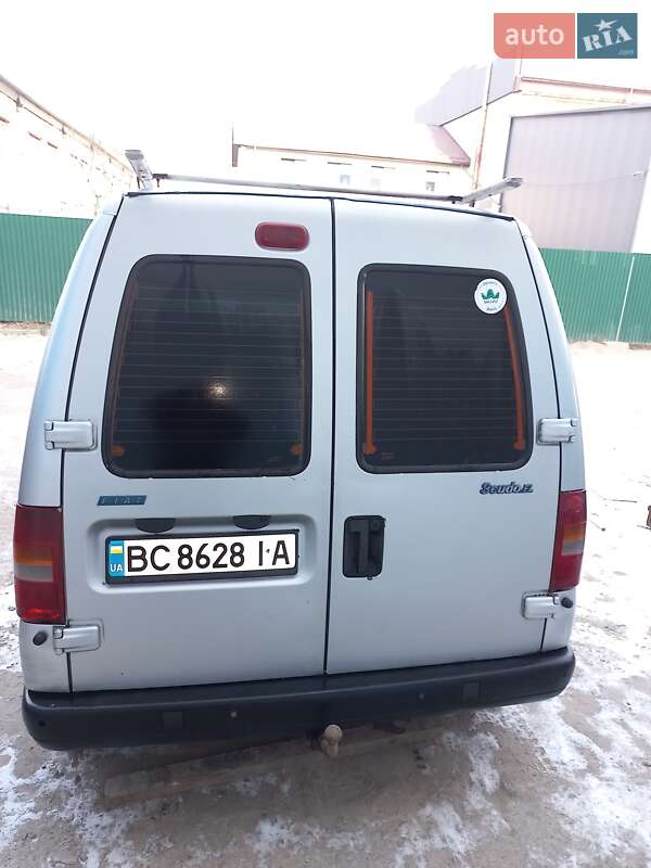 Вантажний фургон Fiat Scudo 2004 в Львові