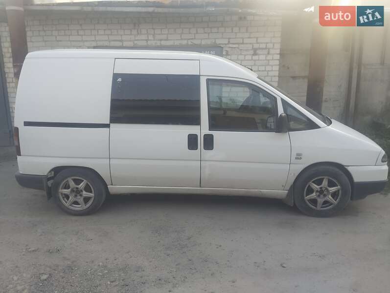 Минивэн Fiat Scudo 2004 в Звягеле