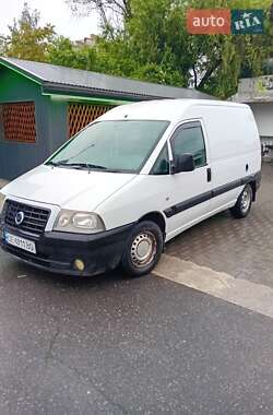 Грузовой фургон Fiat Scudo 2005 в Черновцах