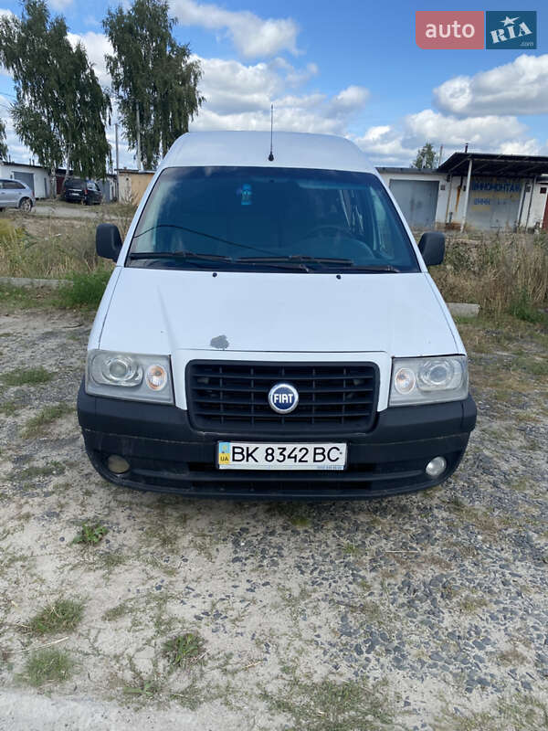 Минивэн Fiat Scudo 2006 в Вараше