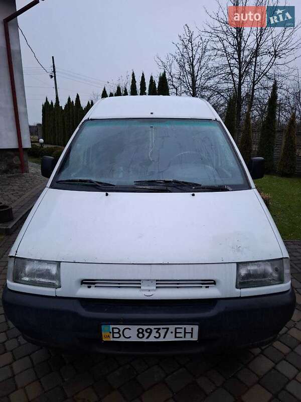 Вантажний фургон Fiat Scudo 2002 в Самборі