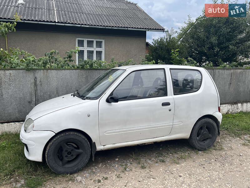 Хетчбек Fiat Seicento 2000 в Городенці