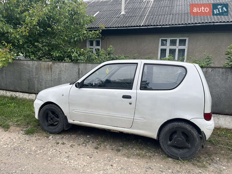 Хетчбек Fiat Seicento 2000 в Городенці