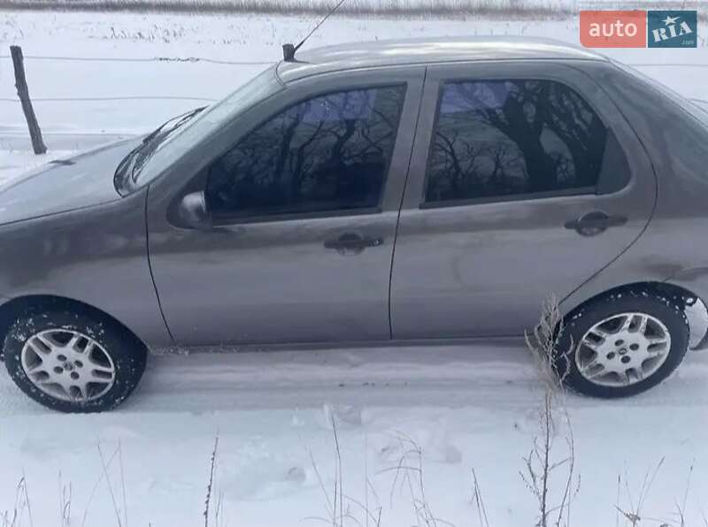 Седан Fiat Siena 2006 в Попільні