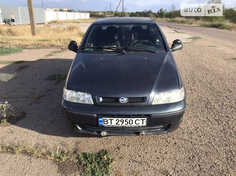 Седан Fiat Siena 2004 в Херсоне