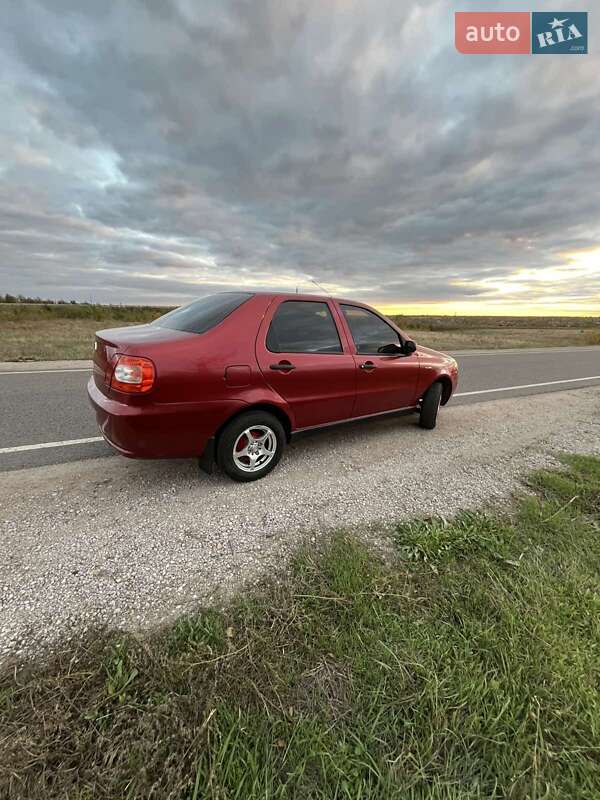 Седан Fiat Siena 2005 в Кривому Розі