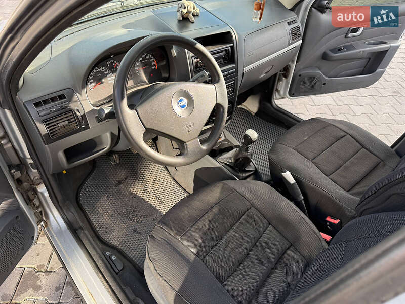 Седан Fiat Siena 2006 в Звягелі фото 14 Седан Fiat Siena 2006 в Звягелі