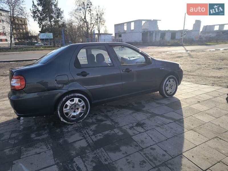 Седан Fiat Siena 2005 в Бородянке
