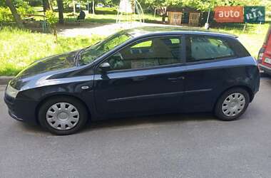 Хэтчбек Fiat Stilo 2003 в 