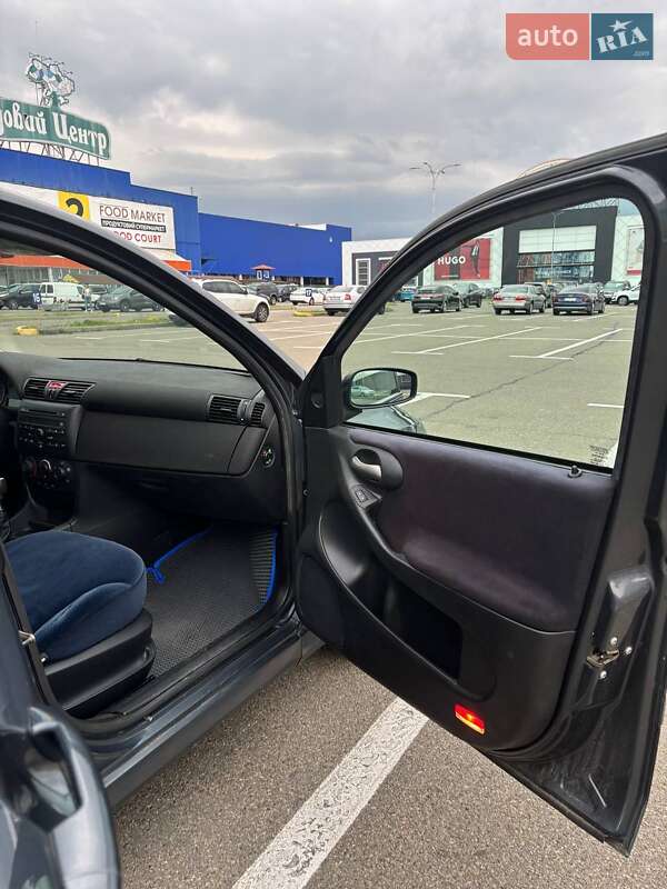Хэтчбек Fiat Stilo 2003 в Киеве