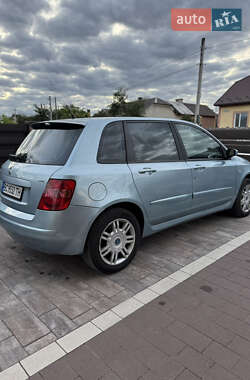 Хэтчбек Fiat Stilo 2004 в 
