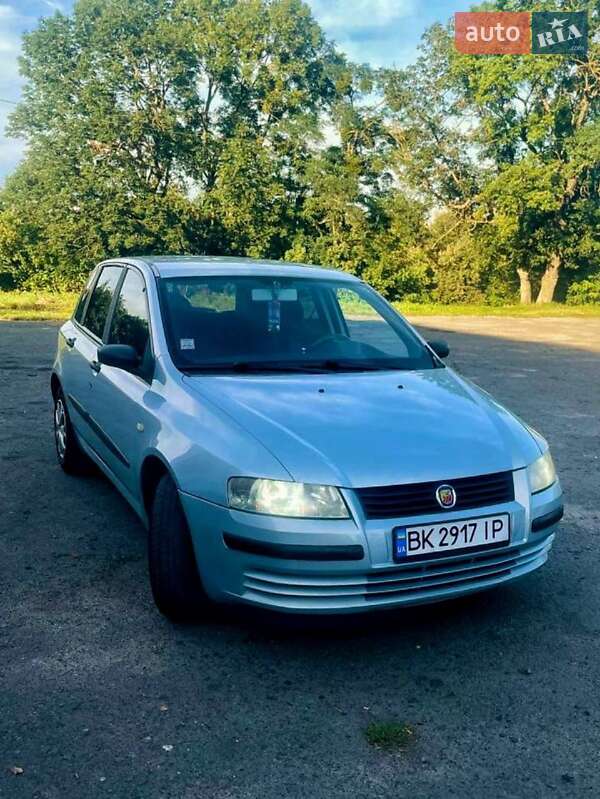Хэтчбек Fiat Stilo 2003 в Дубно