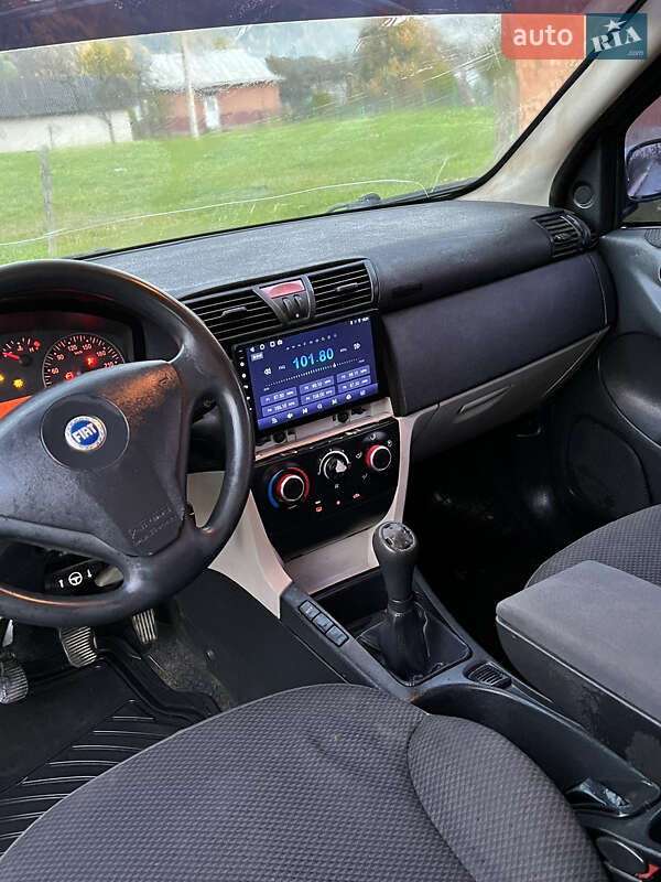 Хэтчбек Fiat Stilo 2005 в Кутах