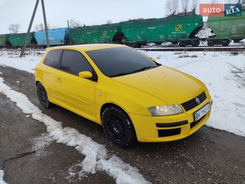 Хетчбек Fiat Stilo 2002 в Козові