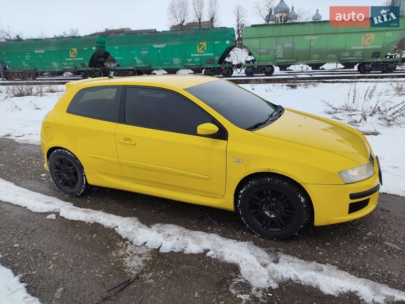 Хетчбек Fiat Stilo 2002 в Козові