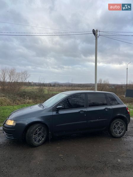 Хэтчбек Fiat Stilo 2002 в Ужгороде