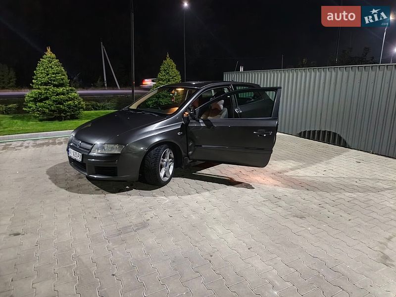 Хетчбек Fiat Stilo 2006 в Кагарлику