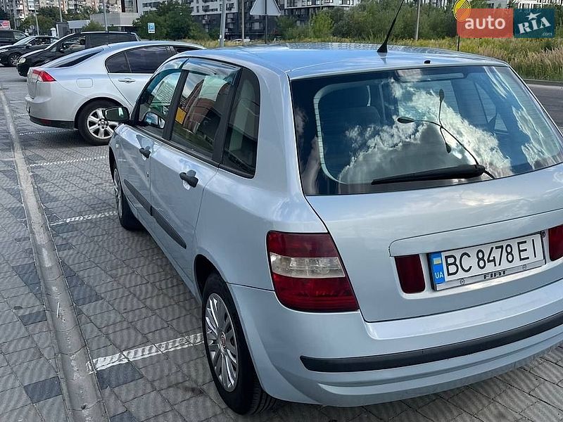 Хетчбек Fiat Stilo 2001 в Львові