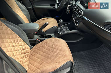 Хэтчбек Fiat Tipo Cross 2020 в 