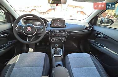 Хэтчбек Fiat Tipo Cross 2022 в 