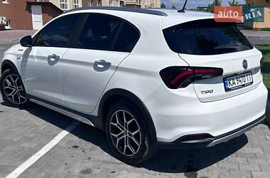 Хэтчбек Fiat Tipo Cross 2022 в 