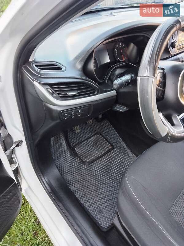 Седан Fiat Tipo 2020 в Києві