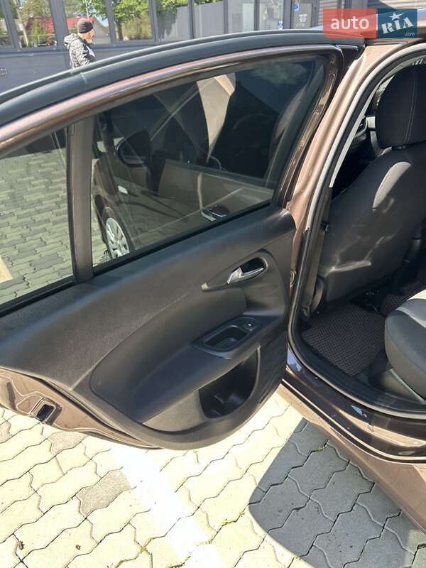 Седан Fiat Tipo 2019 в Ужгороді