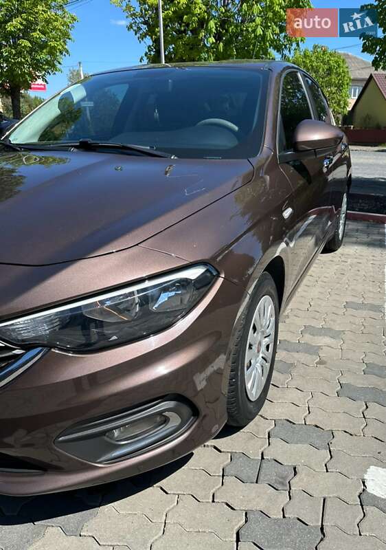 Седан Fiat Tipo 2019 в Ужгороді
