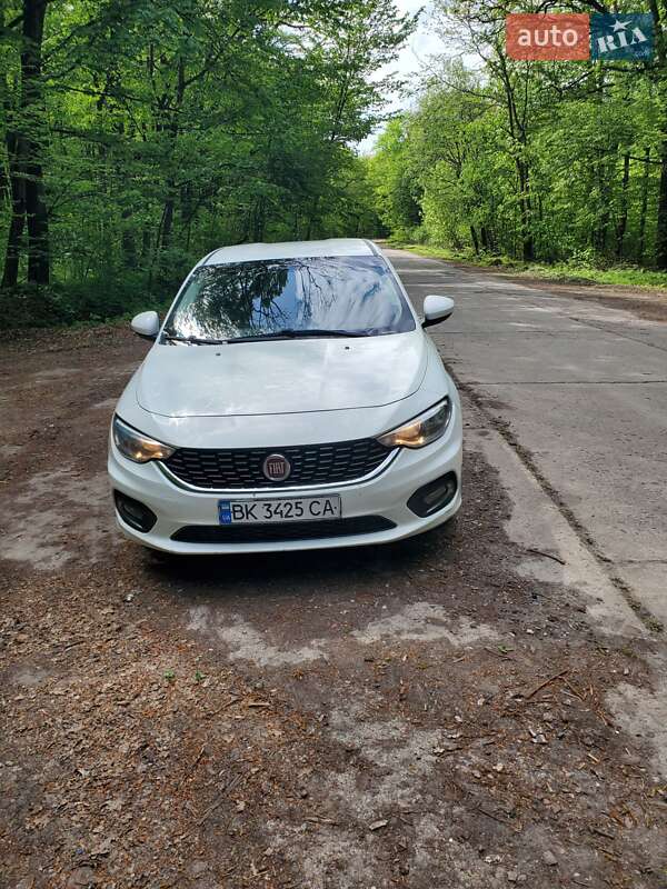 Седан Fiat Tipo 2017 в Здолбунове