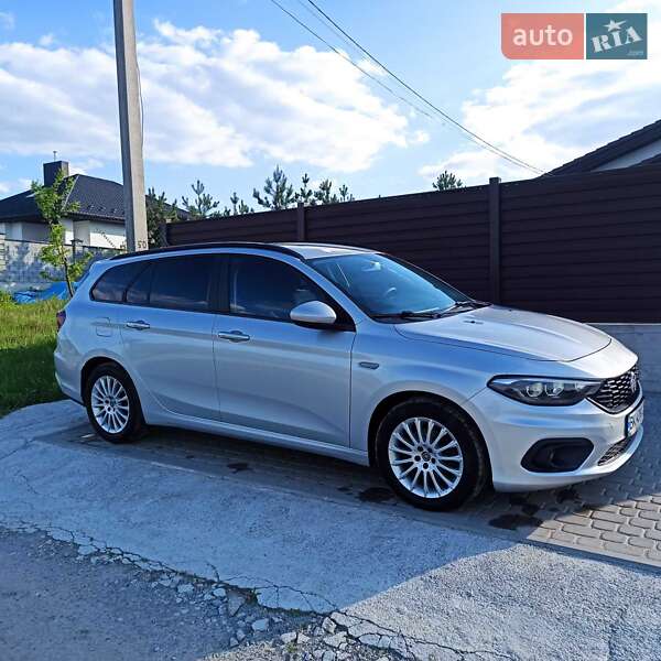 Седан Fiat Tipo 2017 в Ровно