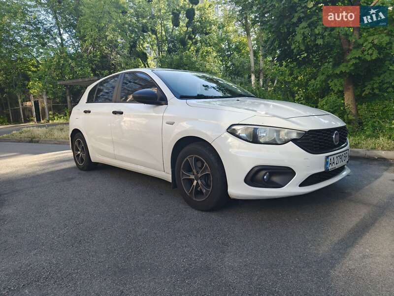 Хэтчбек Fiat Tipo 2019 в 