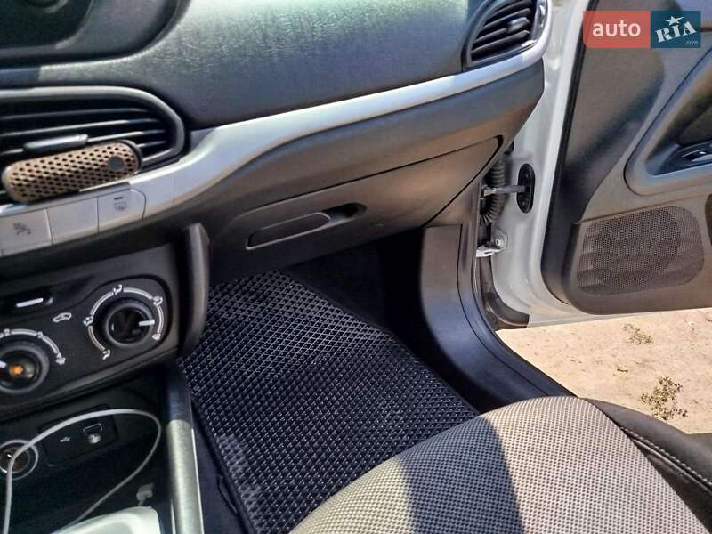 Седан Fiat Tipo 2019 в Ржищеві