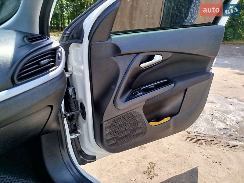 Седан Fiat Tipo 2019 в Ржищеві