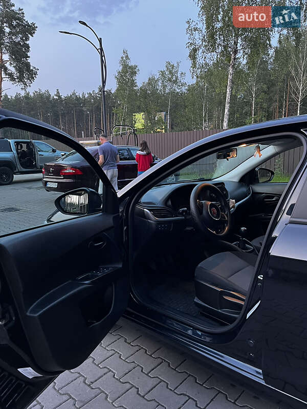Седан Fiat Tipo 2019 в Буче