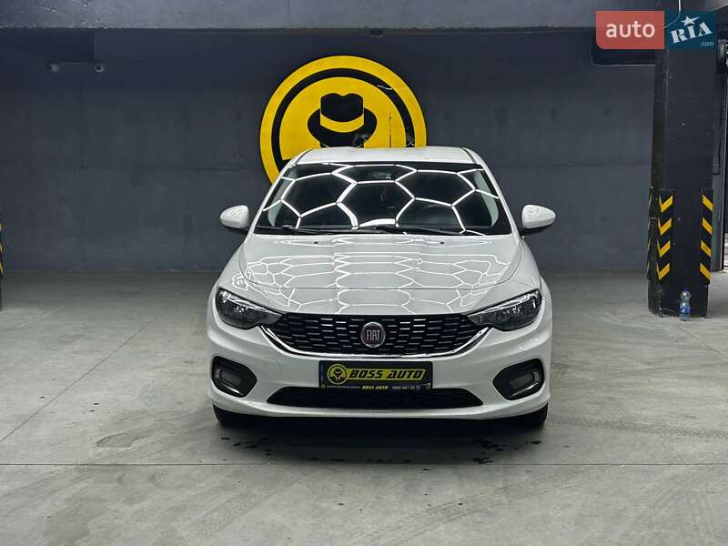 Седан Fiat Tipo 2018 в Чернівцях
