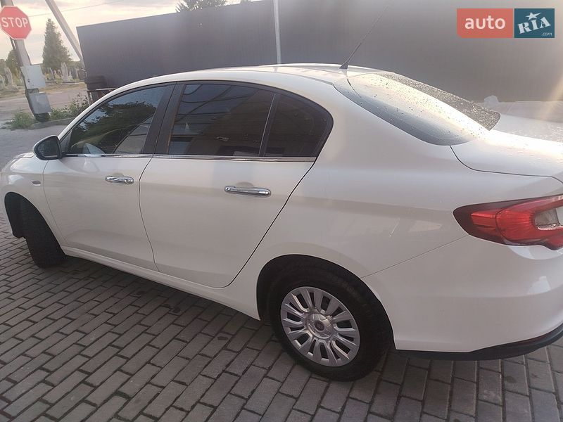 Седан Fiat Tipo 2017 в Ровно