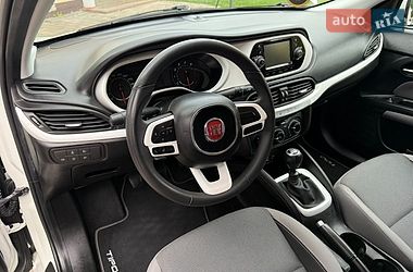 Седан Fiat Tipo 2018 в Калуше