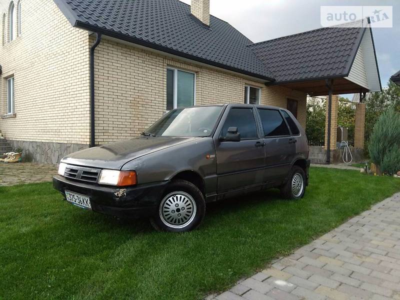 Хэтчбек Fiat Uno 1989 в Любешове