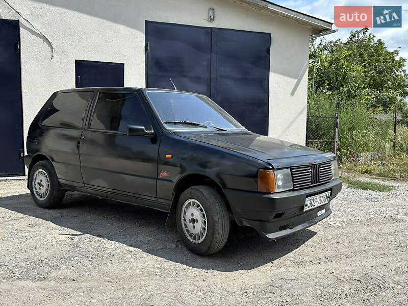 Хетчбек Fiat Uno 1988 в Городку