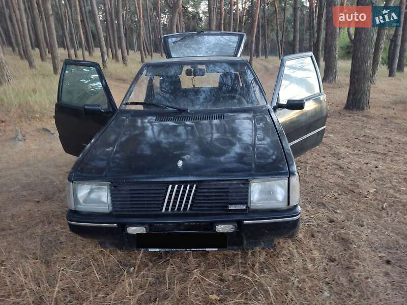 Хэтчбек Fiat Uno 1986 в Сумах