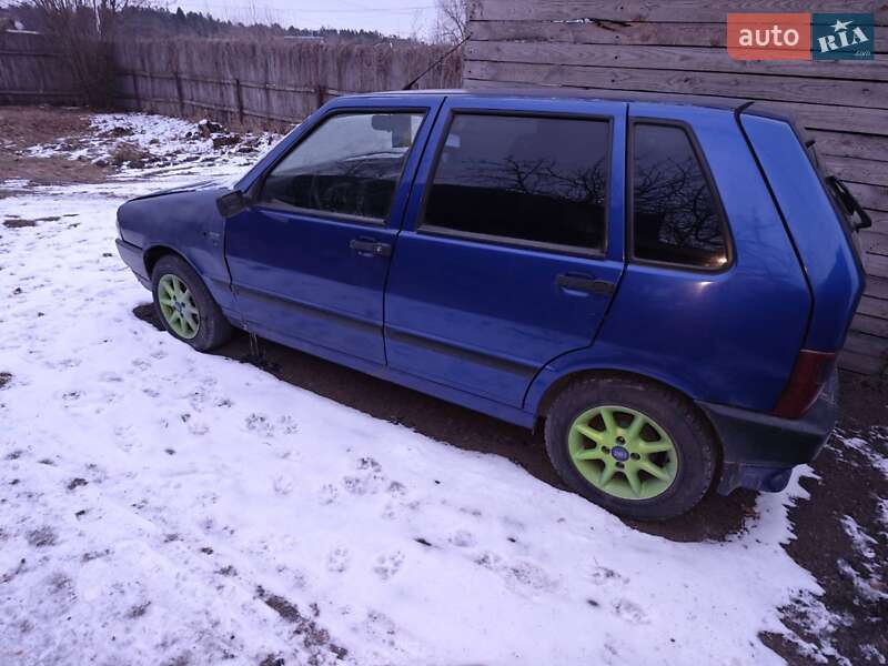 Хэтчбек Fiat Uno 1995 в Барановке