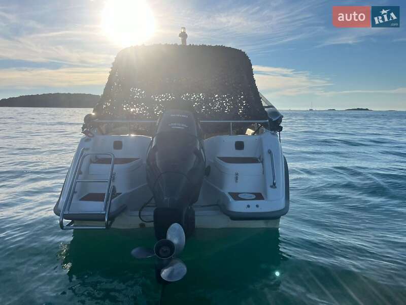 Моторная яхта Flipper 630 2007 в Киеве фото 5 Моторная яхта Flipper 630 2007 в Киеве