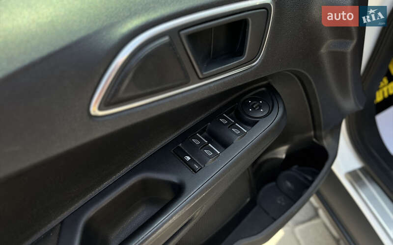 Микровэн Ford B-Max 2015 в Мукачево
