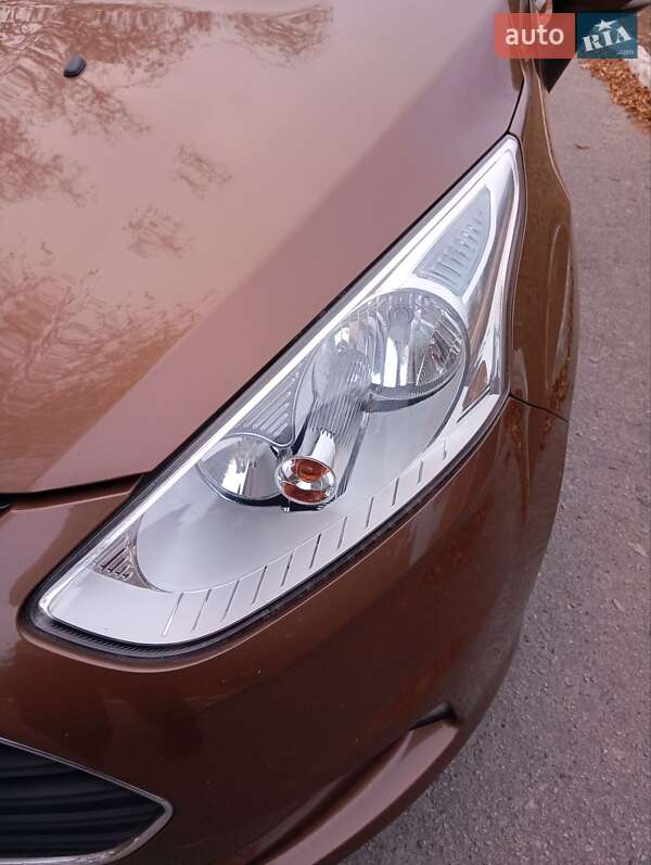 Микровэн Ford B-Max 2013 в Вольногорске