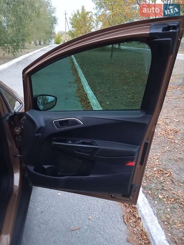 Микровэн Ford B-Max 2013 в Вольногорске