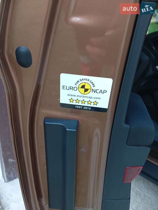 Микровэн Ford B-Max 2013 в Вольногорске