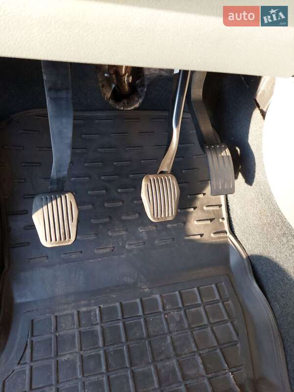 Микровэн Ford C-Max 2014 в Новгород-Северском фото 21 Микровэн Ford C-Max 2014 в Новгород-Северском