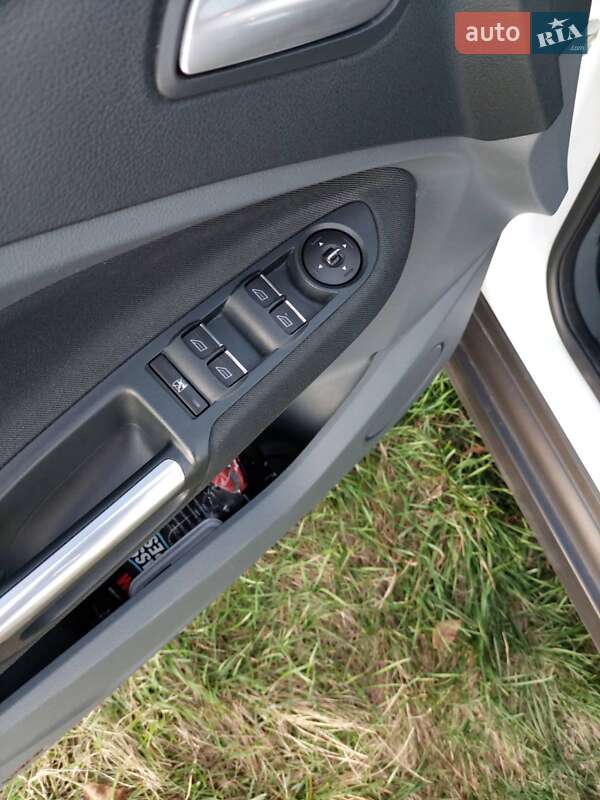 Микровэн Ford C-Max 2014 в Новгород-Северском фото 42 Микровэн Ford C-Max 2014 в Новгород-Северском