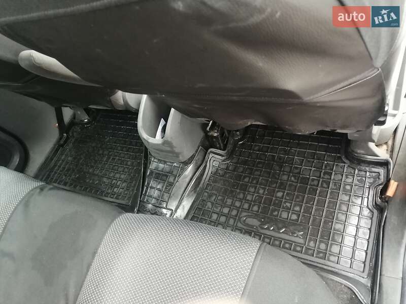 Минивэн Ford C-Max 2005 в Первомайске